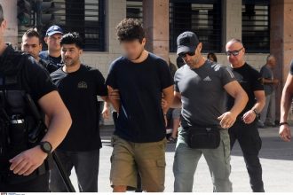 Φωτιά στο Γηροκομειό: Οι δικηγόροι των δύο κατηγορούμενων νεαρών για την ανακριτική διαδικασία