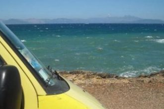 56χρονος τουρίστας ανασύρθηκε νεκρός από τη θάλασσα
