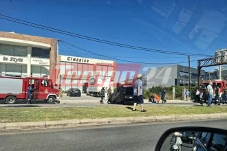 Πάτρα: Σφοδρή σύγκρουση στην Εθνική - Τούμπαρε αυτοκίνητο (ΦΩΤΟ)