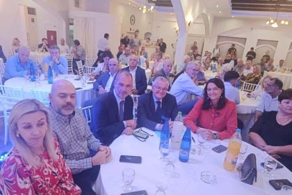 Ποιοι παραβρέθηκαν στην εκδήλωση για τον αείμνηστο Σάκη Γκοτσούλια, παρουσία Νίκης Κεραμέως 