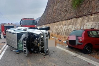 Τραγωδία στο Γαλαξίδι - Δύο νεκροί σε σφοδρή σύγκρουση οχημάτων ΝΕΟΤΕΡΑ (ΦΩΤΟ)