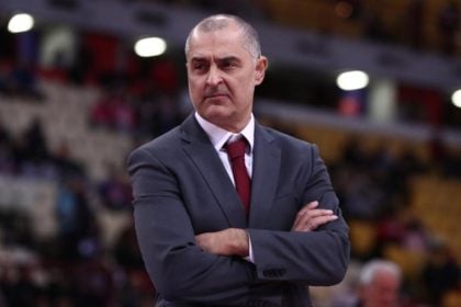 Καλαβρός: «Ο Γιάννης βάζει την ομάδα πάνω από όλα - Κεφάλαια του ελληνικού μπάσκετ Παπανικολάου και Σλούκας»