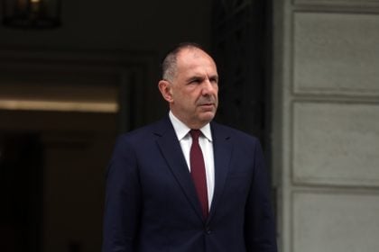 Γεραπετρίτης: Προσφεύγει στη Δικαιοσύνη για κυπριακό δημοσίευμα για το καλώδιο Ελλάδας-Κύπρου 