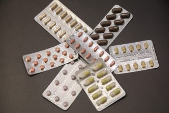 ΕΟΦ: «Τα φάρμακα δεν είναι καραμέλες»