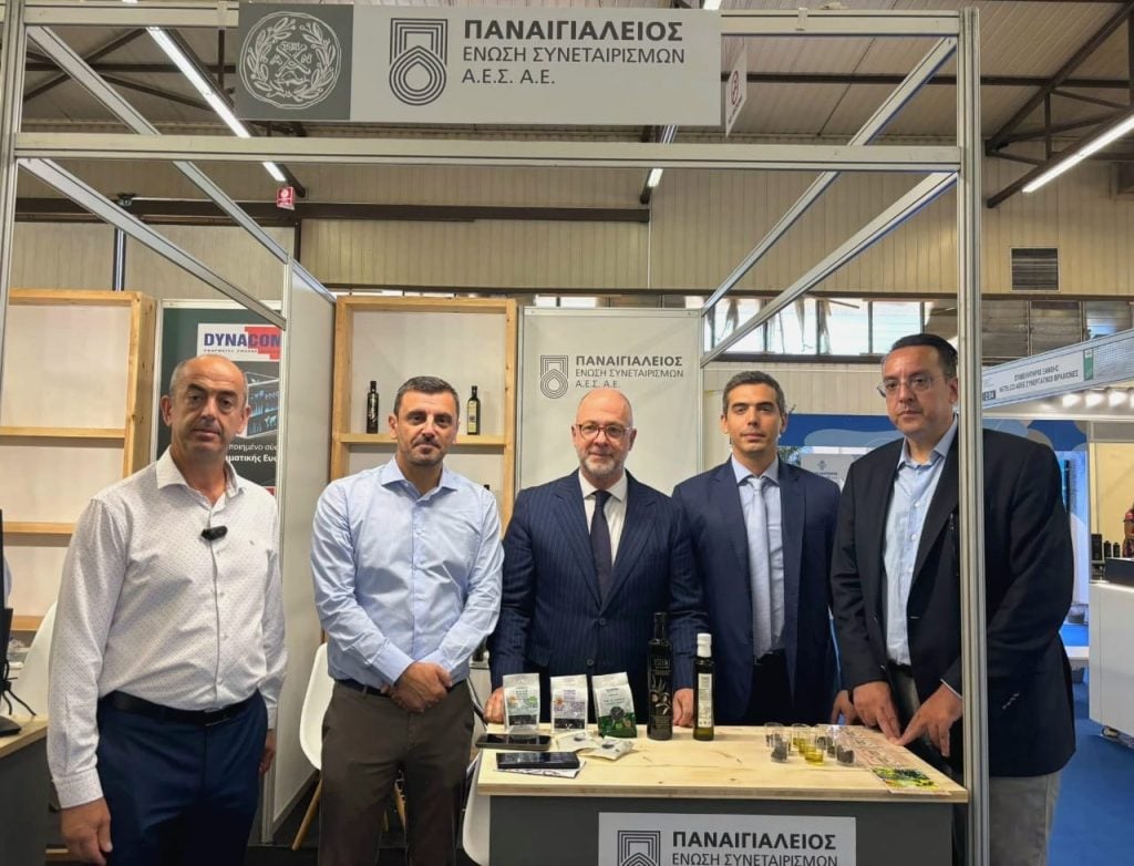 Ο Αντιπεριφερειάρχης Τάκης Παπαδόπουλος μαζί με τις επιχειρήσεις της Δυτικής Ελλάδας στην 89η ΔΕΘ - ΦΩΤΟ