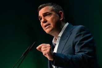 Ο Τσίπρας «ανακάτεψε» τη ΔΕΘ: Η αρχηγική εμφάνιση, η «βροχή» προτάσεων και η αντίδραση των αντιπάλων
