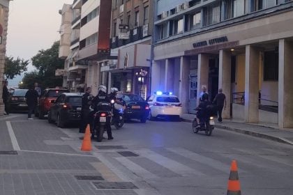 Ανήλικος επιτέθηκε σε 15χρονο και με γροθιά του έσπασε το σαγόνι