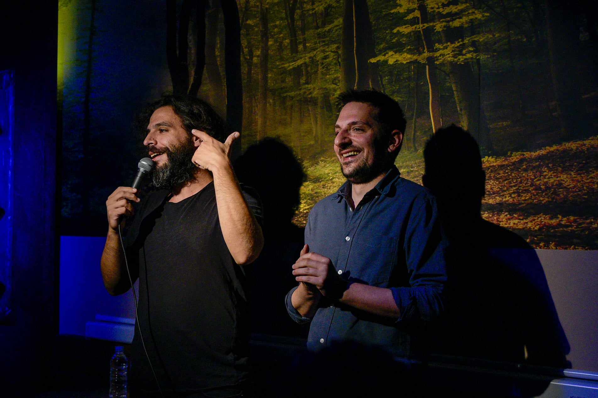 Πάνω απ’ όλα άνθρωποι: Stand Up Comedy με τους Μάριο Δημητρόπουλο και Γιώργο Αλεβίζο στο YouTube