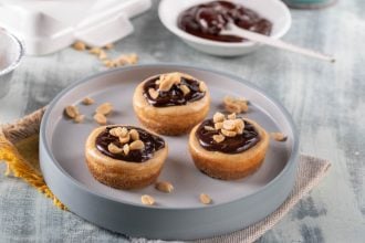 Ατομικά cheesecake με φυστικοβούτυρο