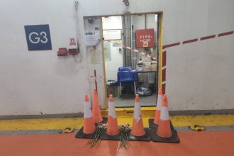Πειραιάς: Δεμένα τα πλοία, σήμερα, μετά τον φρικτό θάνατο 20χρονου ναυτεργάτη – Τι εξετάζουν οι Αρχές