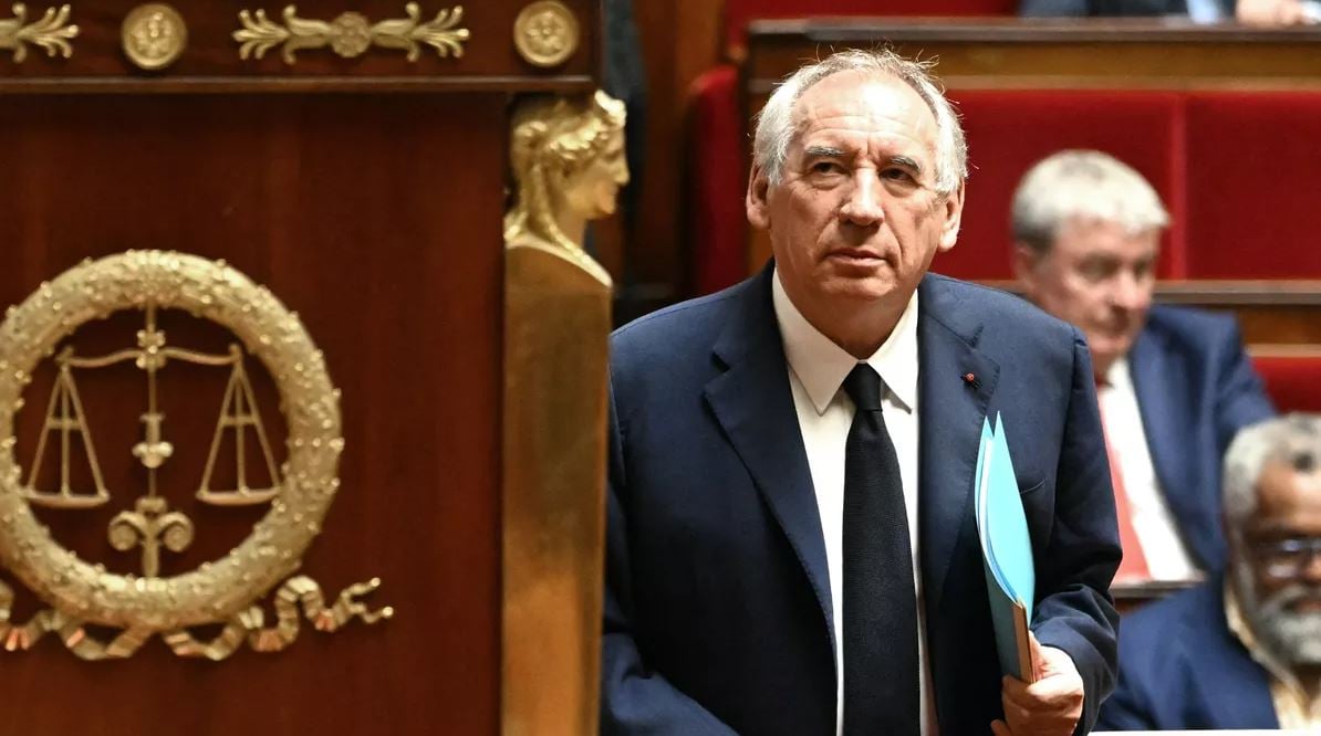 Γαλλία: Άρχισε στην Βουλή η συζήτηση για την ψήφο εμπιστοσύνης στην κυβέρνηση Μπαϊρού – «Η υποταγή στο χρέος είναι σαν υποταγή σε στρατιωτική βία»