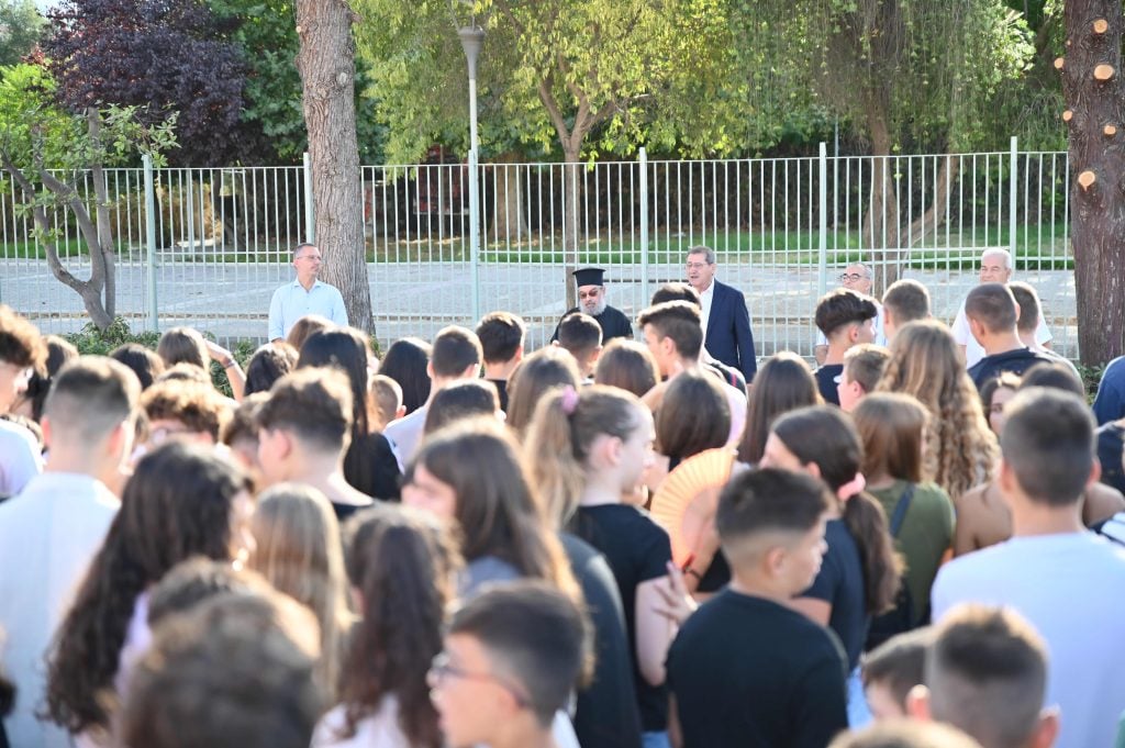 Πρώτο κουδούνι της νέας σχολικής χρονιάς στην Πάτρα - Η Δημοτική Αρχή στα σχολεία, το μήνυμα Πελετίδη (ΦΩΤΟ)