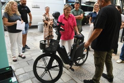 Πάτρα: Παρουσιάστηκε το σύστημα χρήσης των δημοτικών ηλεκτρικών ποδηλάτων