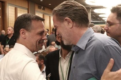 Φίλια πυρά από Γερουλάνο σε Δούκα