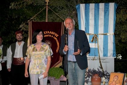 Ο αντιδήμαρχος Διονύσης Πλέσσας στα εγκαίνια του μνημείου για τη Μικρά Ασία