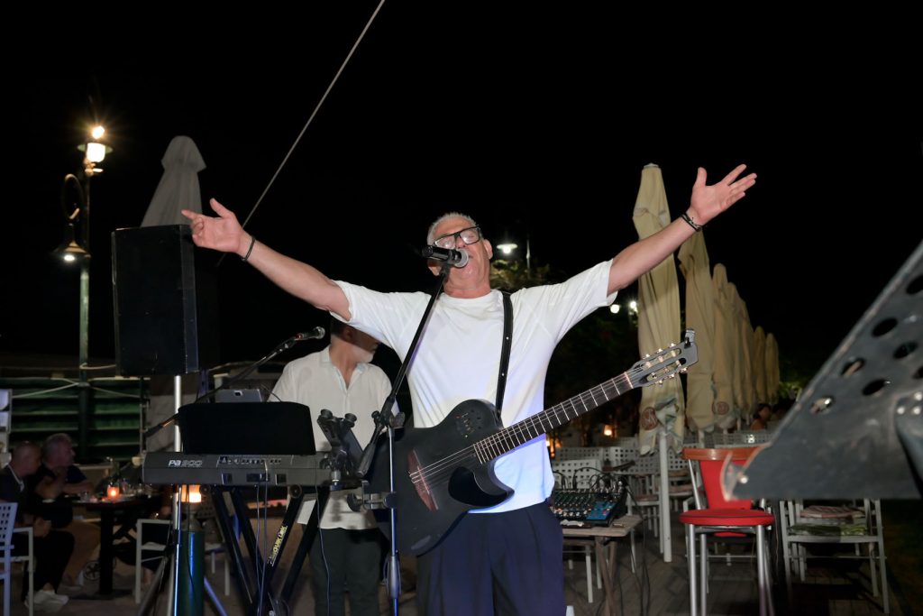 Η γιορτή της σαρδέλας γέμισε τον Φάρο της Πάτρας (ΦΩΤΟ)