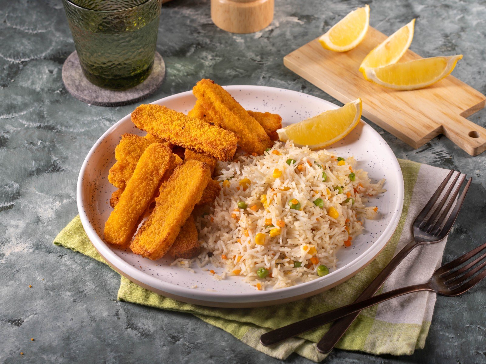 Fish sticks στο air fryer με ρύζι και λαχανικά