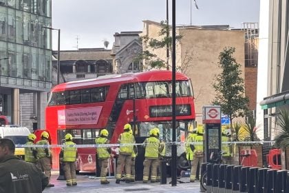 Διώροφο λεωφορείο παρέσυρε πεζούς στο Λονδίνο – Αναφορές για πολλούς τραυματίες
