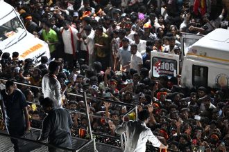 Ινδία: Στους 39 οι νεκροί και στους 51 οι τραυματίες που ποδοπατήθηκαν σε προεκλογική συγκέντρωση – 9 παιδιά ανάμεσά τους