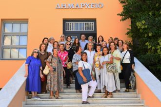 Οι απόφοιτες του Αρσακείου του 1975 πήγαν ξανά στο σχολείο τους
