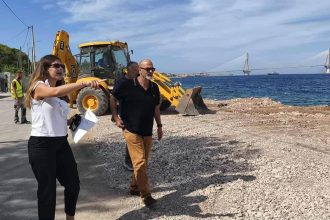 Ο Χ. Μπονάνος στα εργοτάξια της παραλιακής Ρίου-Αγ. Βασιλείου και στην Εφορεία Αρχαιοτήτων Αχαΐας
