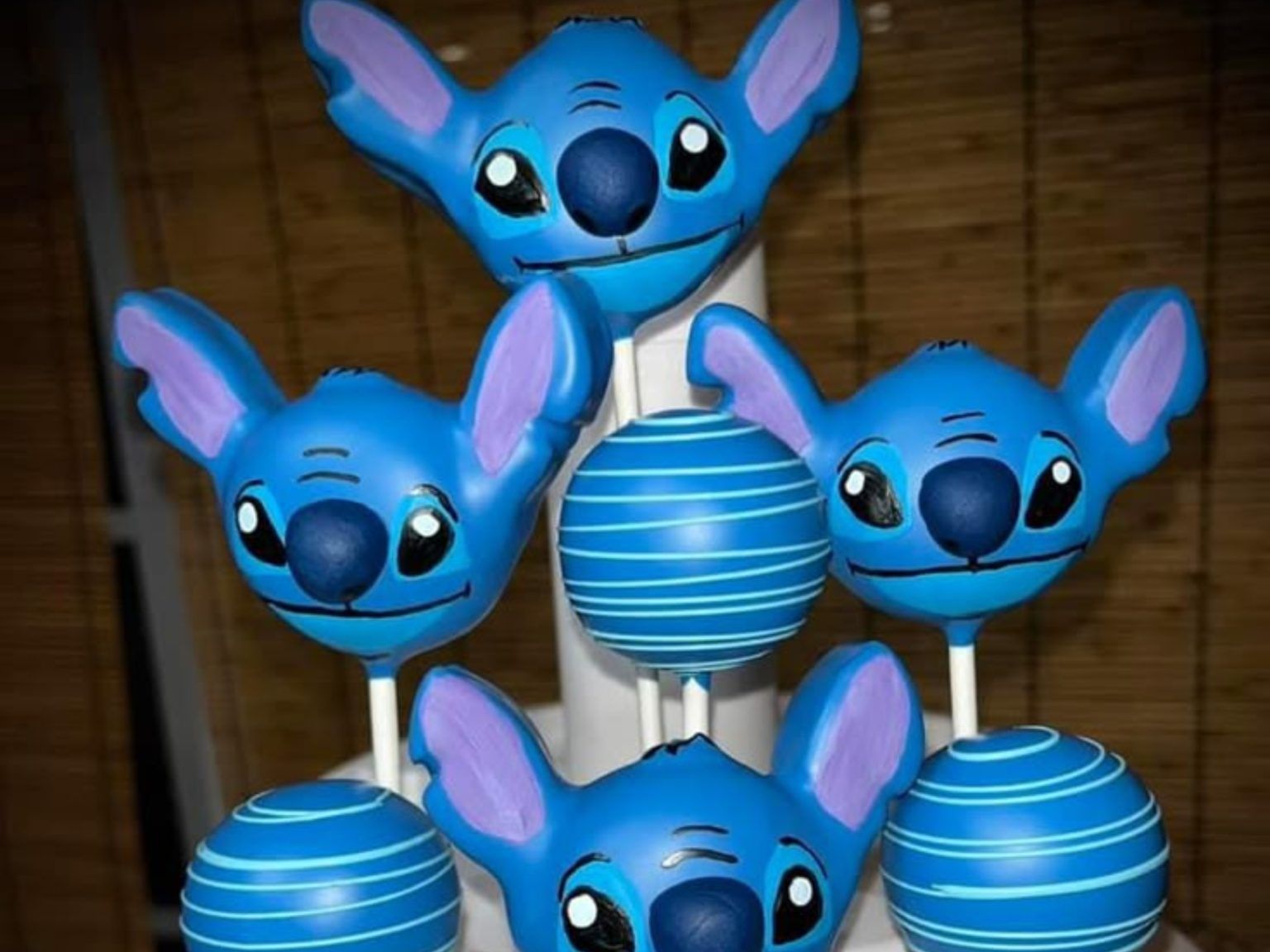 Stitch cake pops