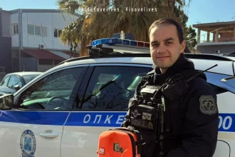 Με πρωτοβουλία Πυργιώτη αστυνομικού περιπολικό εξοπλίστηκε με αυτόματο απινιδωτή!
