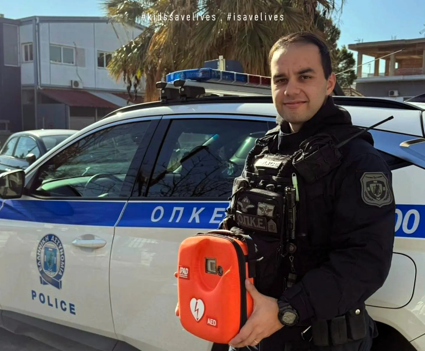 Με πρωτοβουλία Πυργιώτη αστυνομικού περιπολικό εξοπλίστηκε με αυτόματο απινιδωτή!