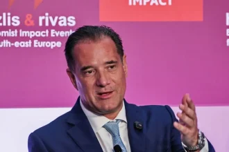 Απειλές μέσω Facebook στον Άδωνι Γεωργιάδη – Μία σύλληψη μετά από μήνυση του υπουργού Υγείας