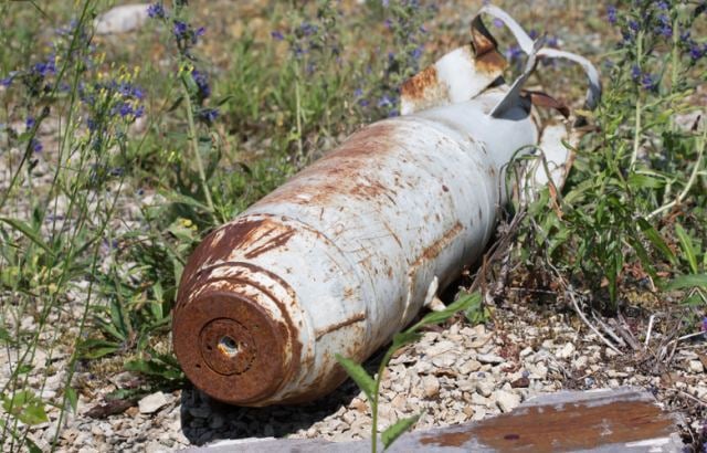 Ηλεία: Βρήκε στο χωράφι του οβίδα!