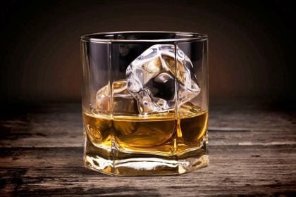 Ακόμη και η μικρή κατανάλωση αλκοόλ αυξάνει τον κίνδυνο άνοιας