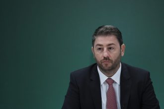 Ανδρουλάκης για Εξεταστική και ΟΠΕΚΕΠΕ: Διαδικασία – παρωδία κομμένη και ραμμένη στα μέτρα της συγκάλυψης