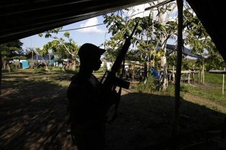 Κολομβία: Αντάρτες αιχμαλώτισαν 72 στρατιωτικούς σε περιοχή διακίνησης ναρκωτικών