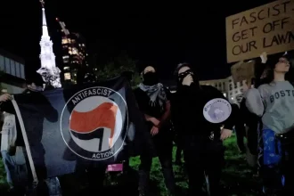 Ο Ορμπάν ακολουθεί τον Τραμπ και χαρακτηρίζει «τρομοκρατική» οργάνωση το κίνημα «Antifa»
