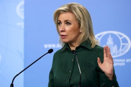 Ζαχάροβα: «Προπαγάνδα» η έκθεση του Γέιλ για τα απαχθέντα παιδιά από την Ουκρανία