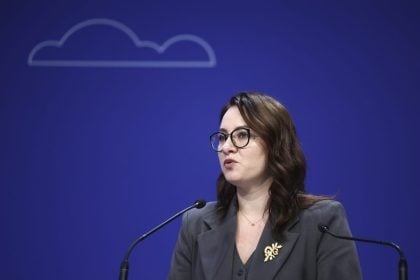 Η Ουκρανία υπέβαλε επίσημα αίτημα στο ΔΝΤ για νέο πρόγραμμα δανεισμού, ανακοίνωσε η πρωθυπουργός