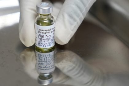 Φάρμακο κατά του HIV διαθέσιμο σε φθηνότερη τιμή από το 2027 σε χώρες χαμηλού εισοδήματος - Από 26.000 ευρώ μόλις 37