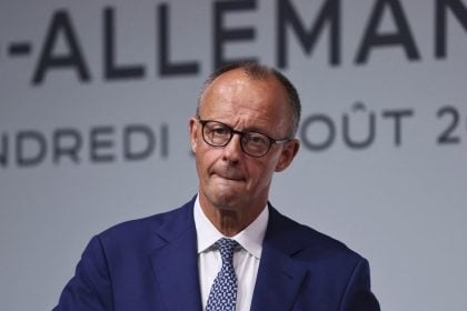 Φρ. Μερτς: «Ευελιξία» στη διαδικασία εγκατάλειψης των κινητήρων εσωτερικής καύσης