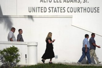 ΗΠΑ: Ξεκίνησε η δίκη του Ράιαν Ράουθ που κατηγορείται για απόπειρα δολοφονίας του Ντόναλντ Τραμπ