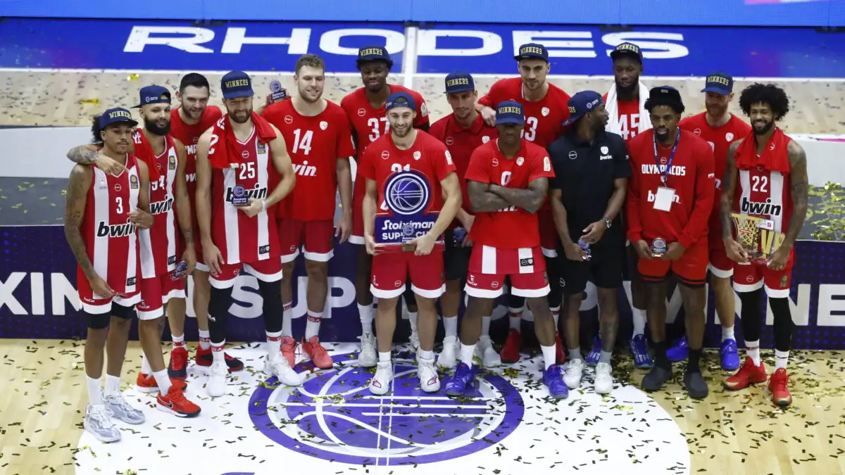 Ο Ολυμπιακός «λύγισε» με 92-83 τον Προμηθέα Πάτρας - Δείτε ΦΩΤΟ από την απονομή του Super Cup στους Πειραιώτες