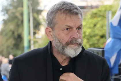 Απόστολος Γκλέτσος για τη γνωριμία του με κατηγορούμενο στην κρητική μαφία: «Πέφτω από τα σύννεφα, υπηρετήσαμε στους αλεξιπτωτιστές»