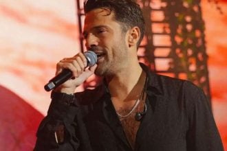 Κωνσταντίνος Αργυρός: Το αστείο δώρο που δέχτηκε σε συναυλία του – Η αντίδραση του καλλιτέχνη