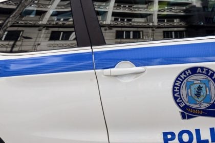 Πάτρα: Αστυνομικός χτύπησε με το αυτοκίνητο τον αδερφό του και μετά του επιτέθηκε με σιδερολοστό