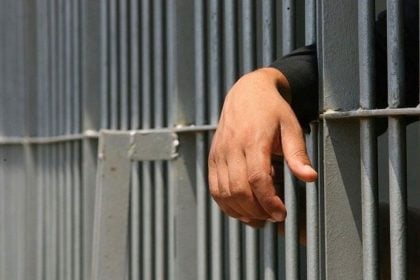Αιγάλεω: Φυλάκιση 2 ετών στον 32χρονο για τις σεξουαλικές επιθέσεις στο Αιγάλεω – Έχει ήδη προφυλακιστεί για εμπρησμούς
