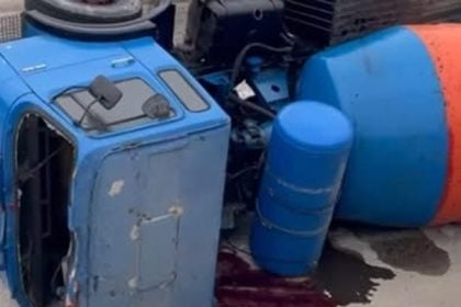 Πάτρα: Μπετονιέρα έπεσε από γέφυρα στο Βασιλικό