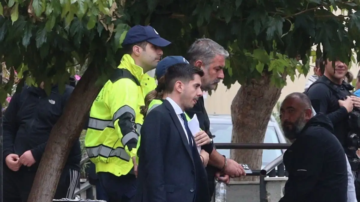 Ποινική δίωξη στον Βασίλη Μπισμπίκη που προκάλεσε τροχαίο και εξαφανίστηκε - Παραπέμπεται στο Αυτόφωρο