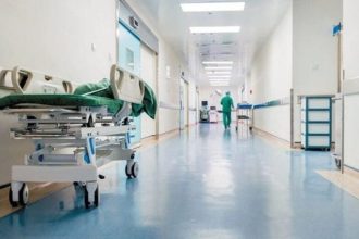 Ιπποκράτειο: Ο γιατρός της καρδιοχειρουργικής παζάρευε φακελάκι - Από 5.000 στα 3.000 ευρώ