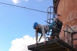 Ρωσία: Έπεσε από ύψος 88 μέτρων μπροστά στον γιο της στην προσπάθειά της να βγάλει selfie