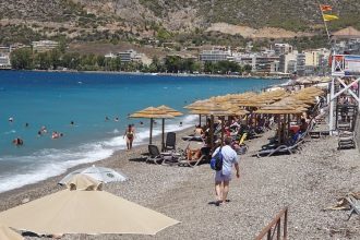 Πνίγηκε κολυμπώντας στο Λουτράκι