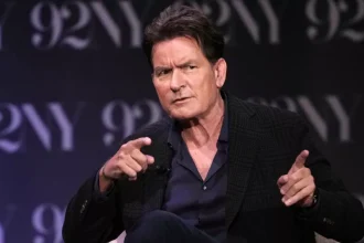 Τσάρλι Σιν: Είχε καταλάβει ότι ο Μάθιου Πέρι δεν ήταν νηφάλιος - Τι αποκάλυψε ο ηθοποιός